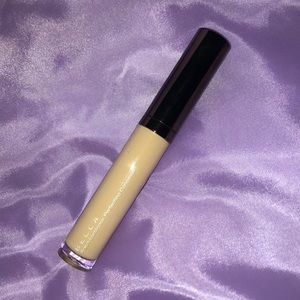 BECCA aqua luminous perfecting concealer